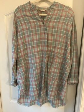 easel Plaid Top in Light Blue and Pink
